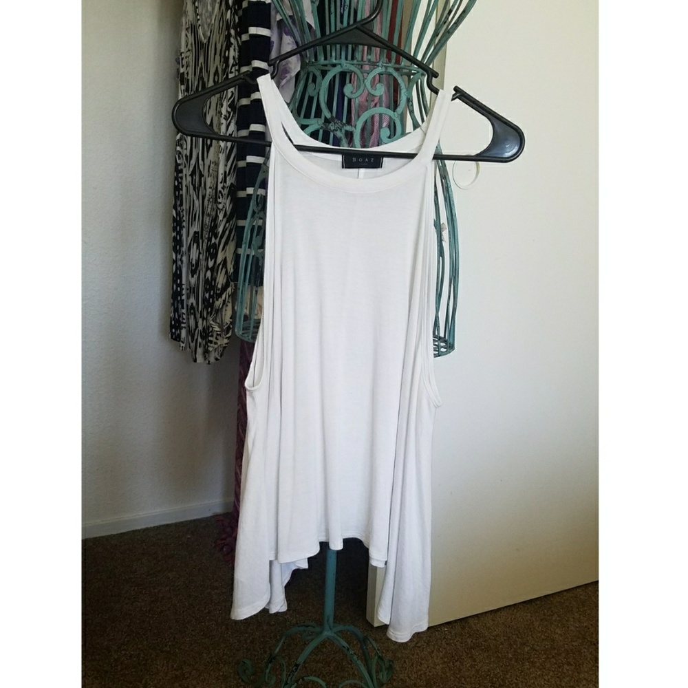 Flowy white top w/ high neck & low sides+